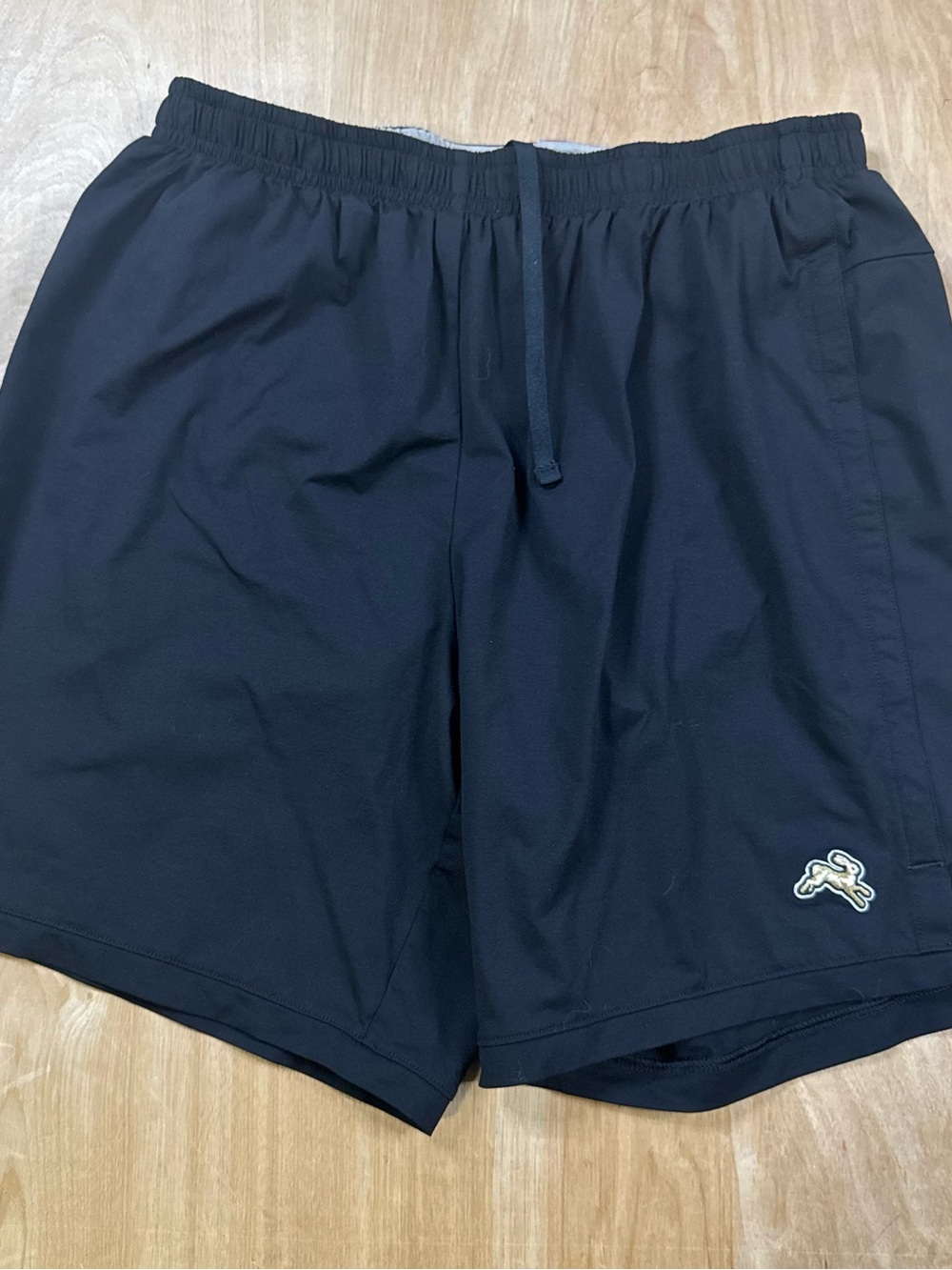 Rabbit Track Shorts Mens Black Drawstring Pockets 6” Inseam Size Small